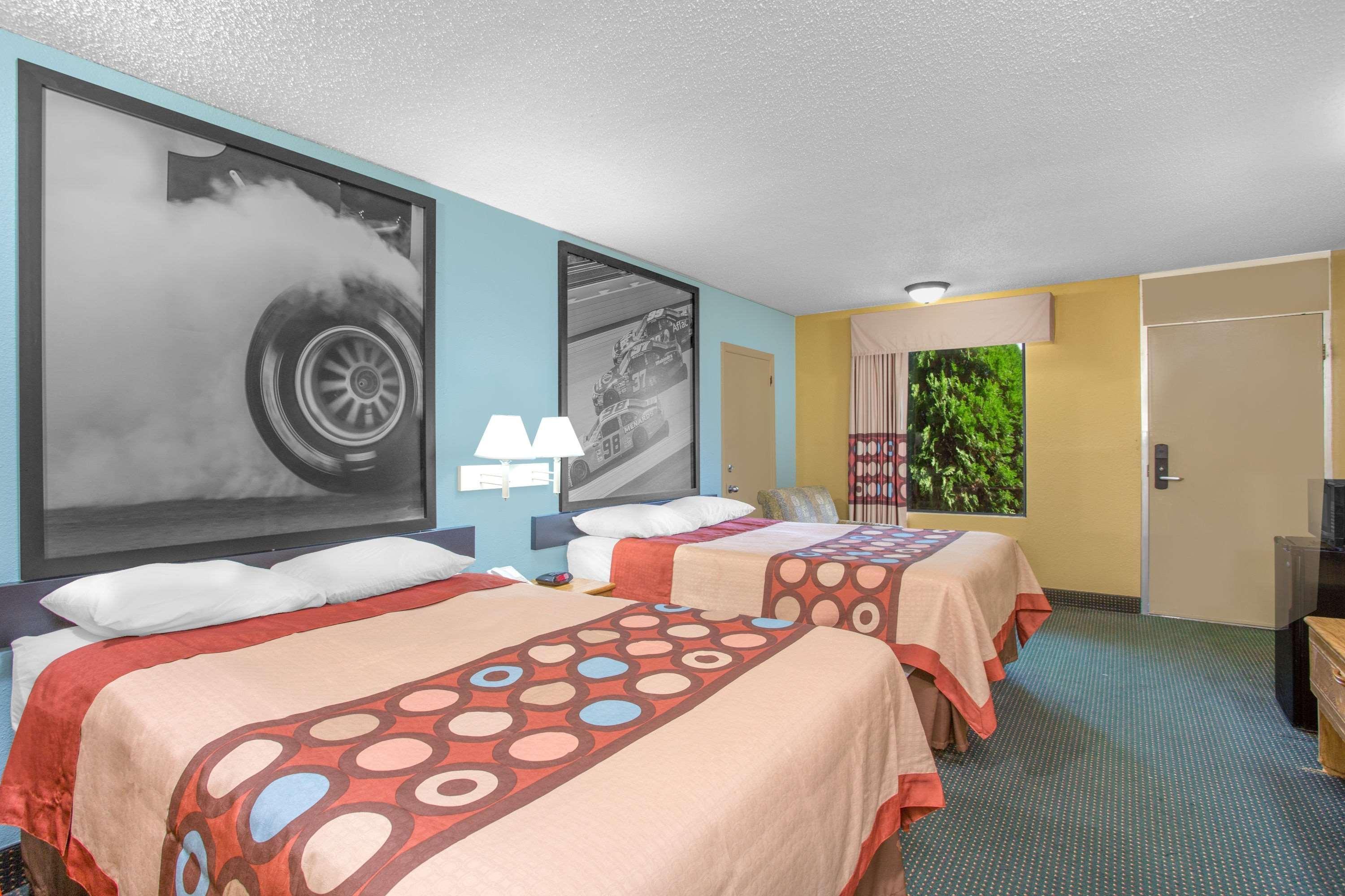Super 8 By Wyndham Dunn Motel Exterior photo